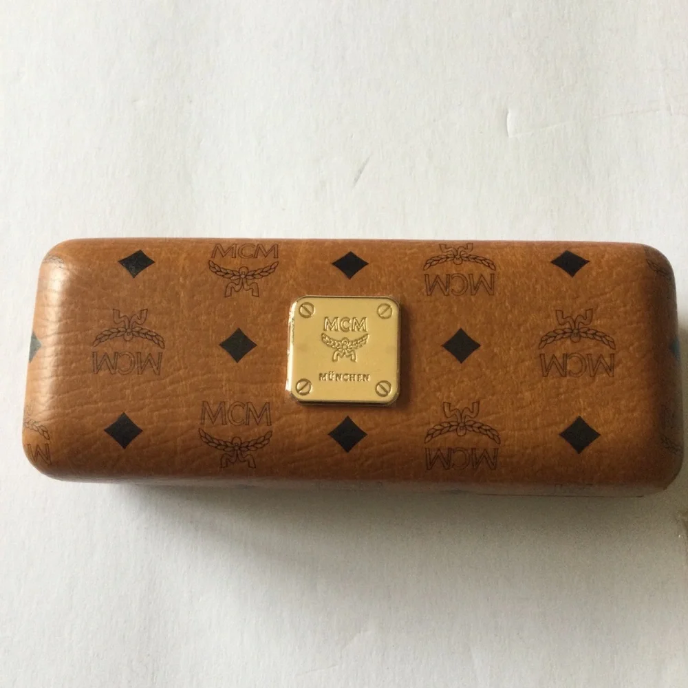 MCM SUNGLASSES OR EYEGLASSES CASE LOGO PRINT AND LOGO PLAQUE CLEANING CLOTH NEW